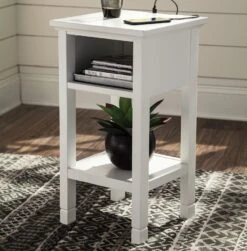 Marnville Accent Table (White)