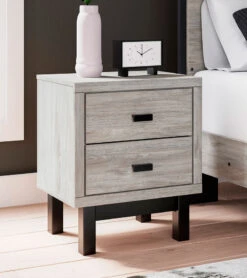 Vessalli Nightstand