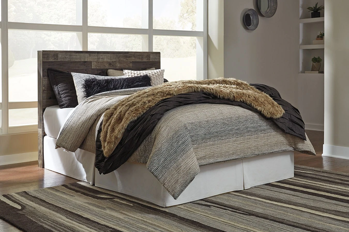 Derekson Bed (Headboard Only) 1 Derekson Bed (Headboard Only)