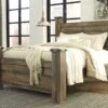 Trinell Poster Bed (Queen)