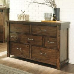 Lakeleigh Dresser