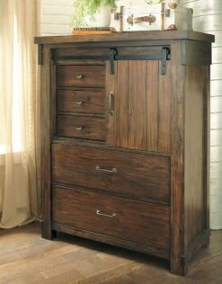 Lakeleigh Chest