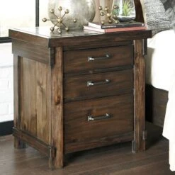 Lakeleigh Panel Bedroom Set