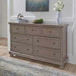 Lettner Dresser