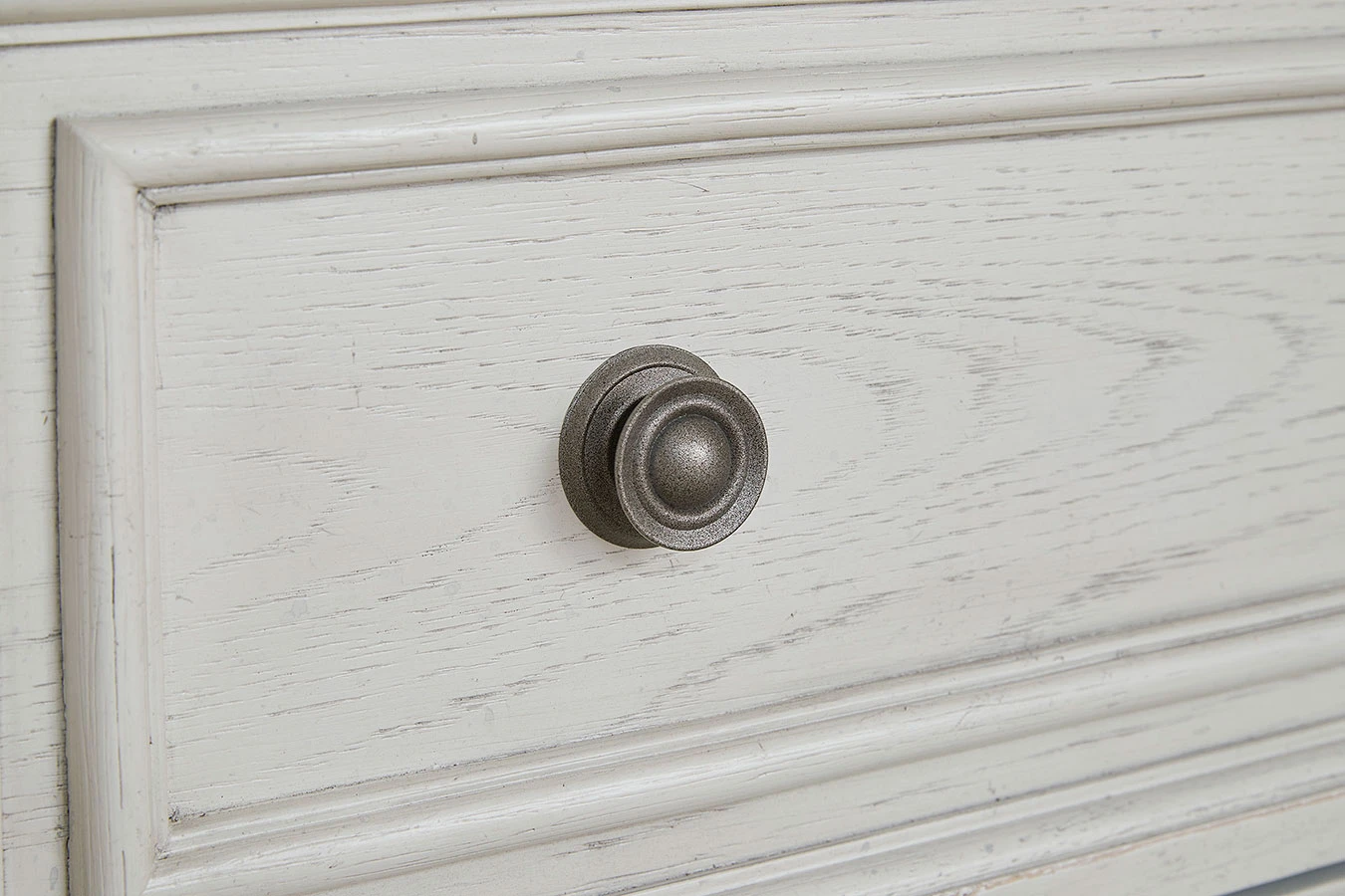 Robbinsdale Dresser 4 Robbinsdale Dresser - Image 4