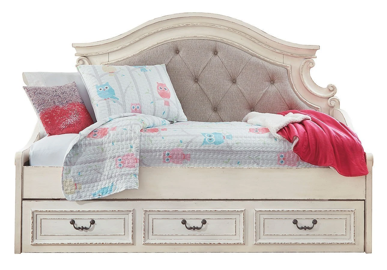 Realyn Daybed Bedroom Set 16 Realyn Daybed Bedroom Set - Image 16