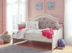 Realyn Daybed Bedroom Set 24 Realyn Daybed Bedroom Set -Ashley B743 80 daybed 1 1