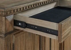 Markenburg Server -Ashley D770 60 server 3