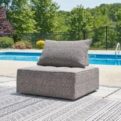 Bree Zee Outdoor Lounge Chair W/ Cushion