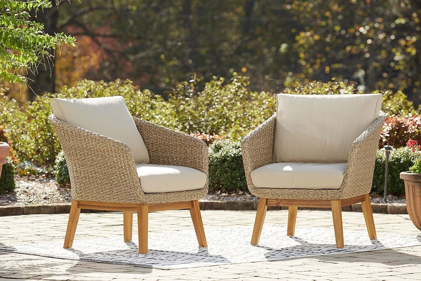 Crystal Cave Outdoor Lounge Chair (Set Of 2) 1 Crystal Cave Outdoor Lounge Chair (Set Of 2)