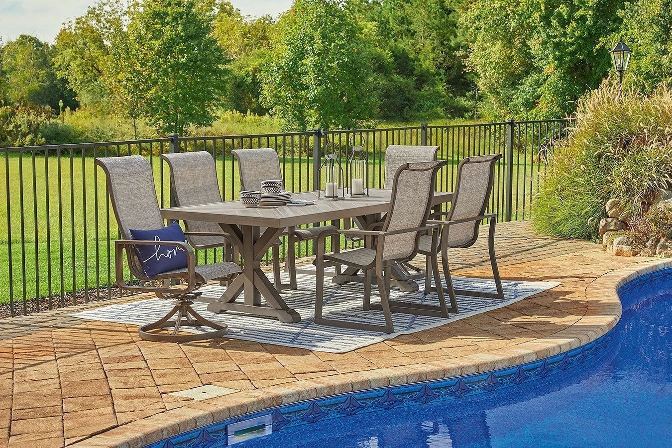 Beachcroft Outdoor Dining Set W/ Beach Front Sling Chairs 5 Beachcroft Outdoor Dining Set W/ Beach Front Sling Chairs - Image 5