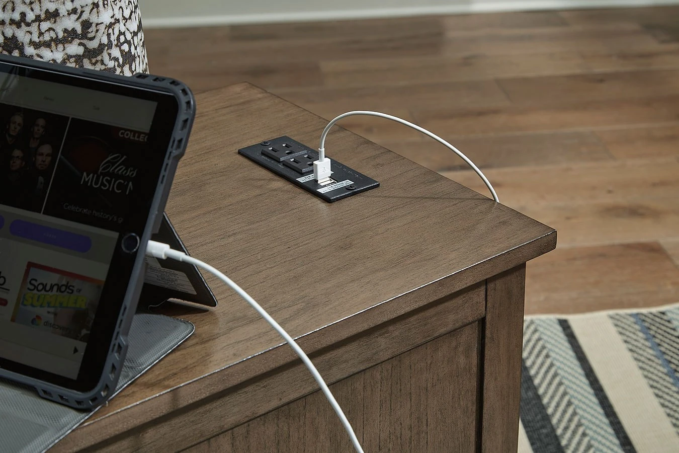 Treytown Chairside End Table (Grayish Brown) 5 Treytown Chairside End Table (Grayish Brown) - Image 5