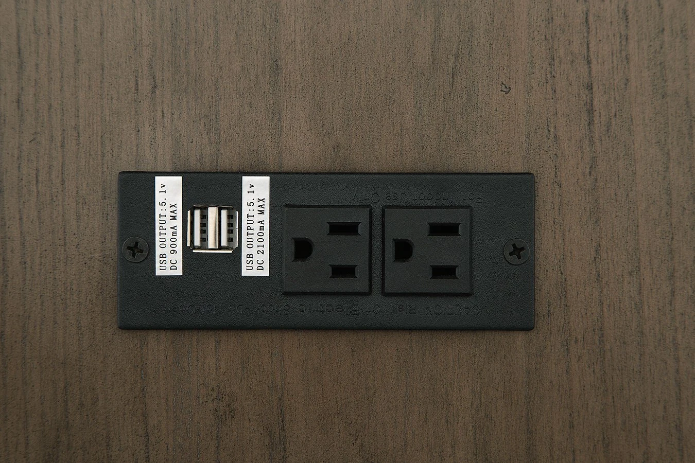 Treytown Chairside End Table (Grayish Brown) 6 Treytown Chairside End Table (Grayish Brown) - Image 6