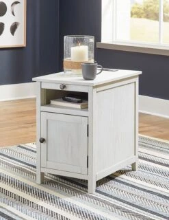 Treytown Chairside End Table (Antique White)
