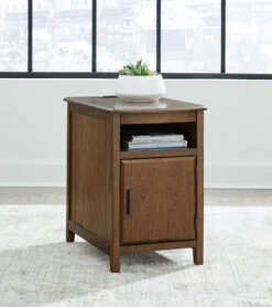 Devonsted Chairside End Table (Brown)
