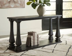 Wellturn Sofa Table