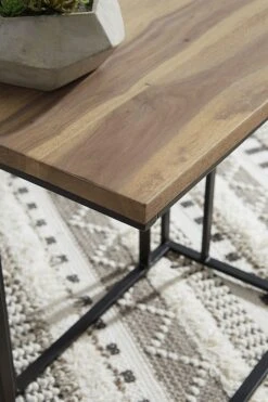 Bellwick Occasional Table Set 25 Bellwick Occasional Table Set -Ashley T777 7 table 2